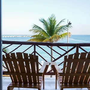 https://vista-del-mar-boutique-hotel.allrivieramayahotels.com